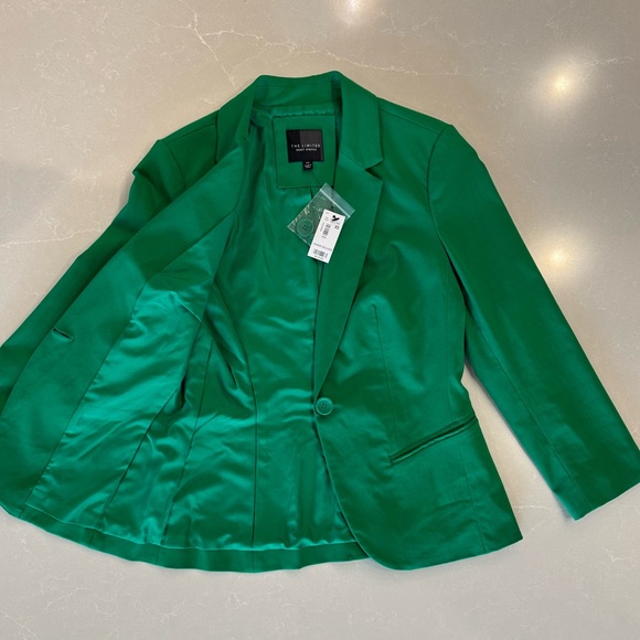 The Limited Women’s Suit. One-Button Blazer (XS) & Straight Leg Trouser (0) - Picture 12 of 16